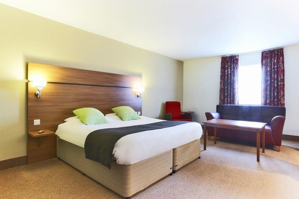 Premier Inn Glasgow Braehead Rum bild