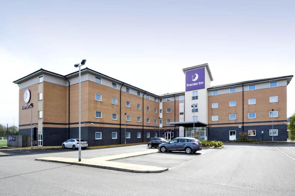 Premier Inn Glasgow Braehead Exteriör bild