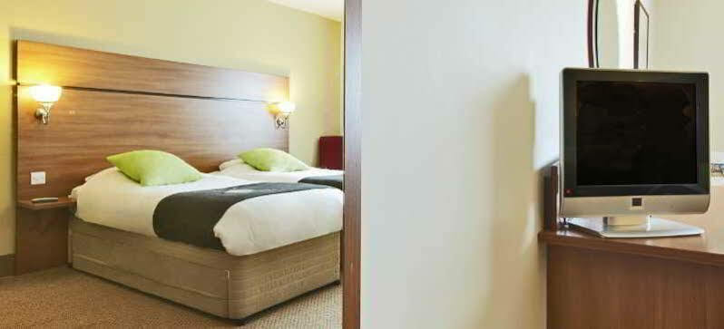 Premier Inn Glasgow Braehead Exteriör bild